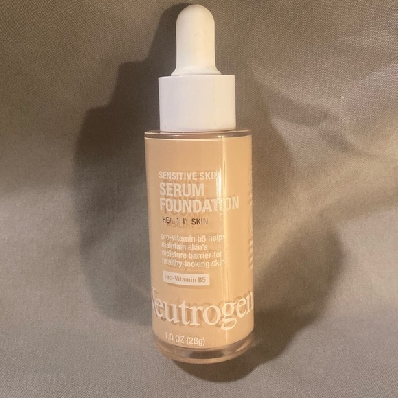 Neutrogena Serum Foundation for Sensitive Skin, Light 01 - Picture 1 of 3